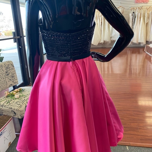 Hot Pink Black Plunge Neck Cocktail Dress Size 4 Fuchsia Homecoming Hoco 50’s - Picture 5 of 7